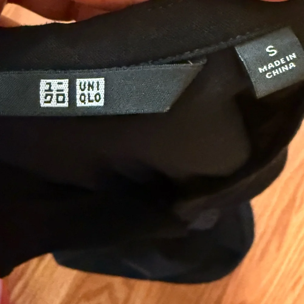 Uniqlo Black Long Sleeve Blouse - Picture 5 of 7
